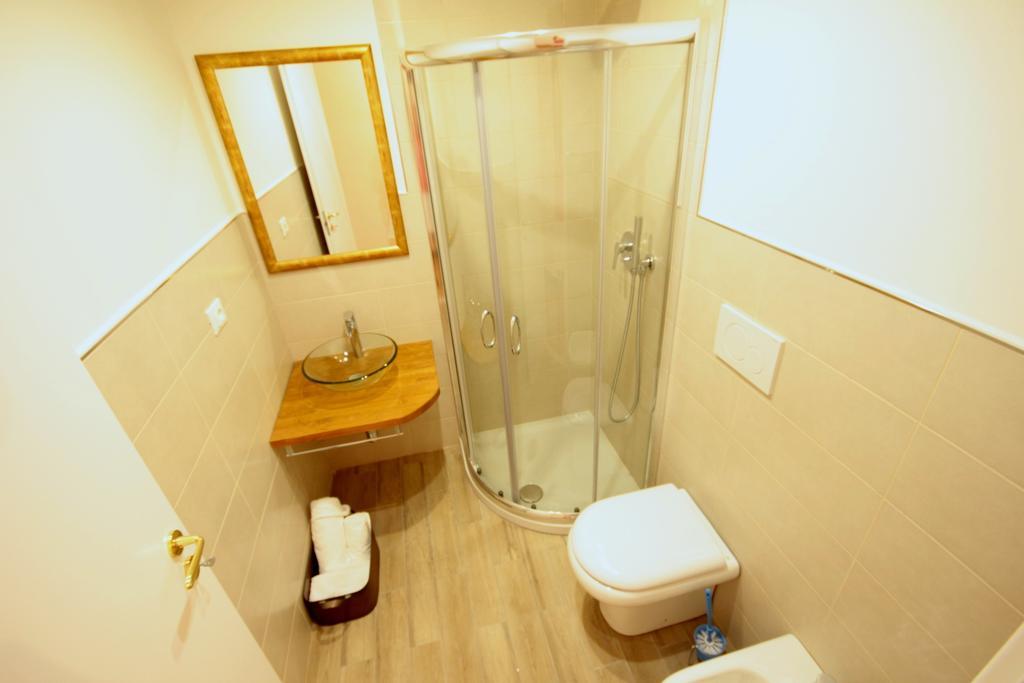 Chambre Lits Jumeaux avec Salle de Bains Privative Séparée