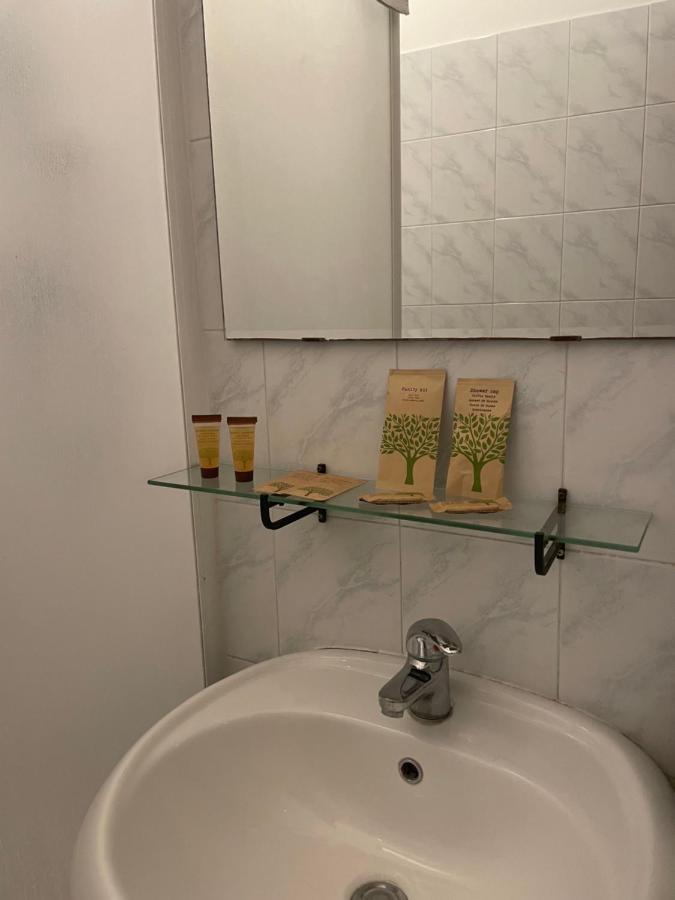 Chambre Triple avec Salle de Bains Privative Séparée