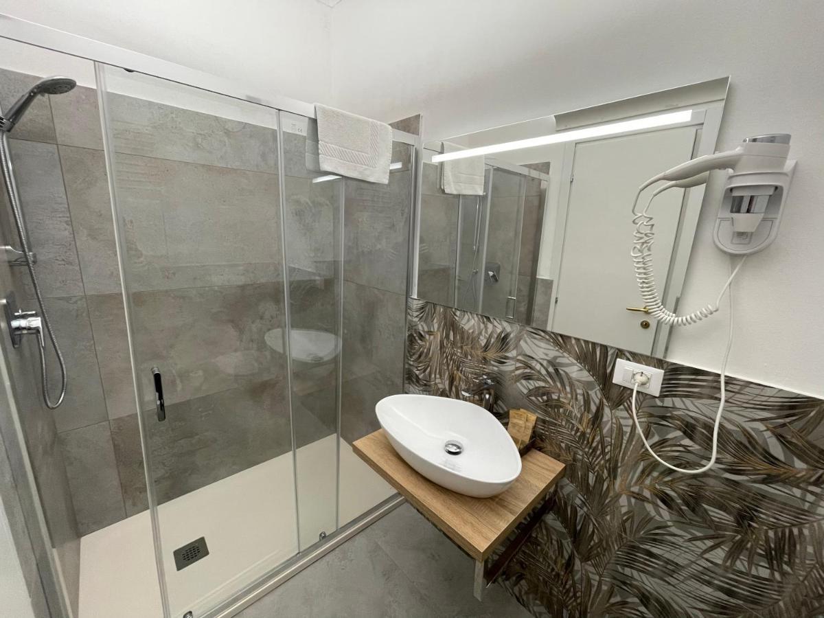 Chambre Triple - Vue sur Ville